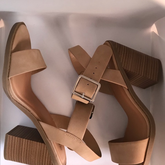 Heeled Sandals/Tan/size 10M - Picture 2 of 4